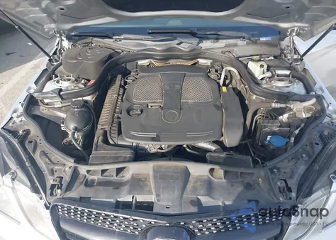 2012 Mercedes-Benz E 350 z USA, uszkodzony, nr VIN WDDHF5KB7CA555559